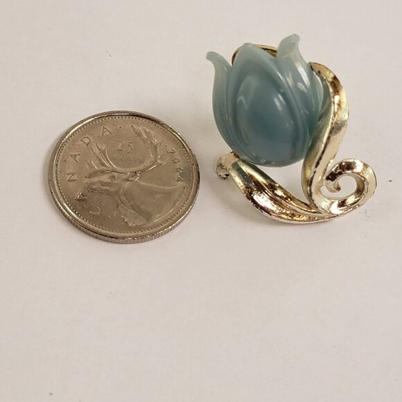 Blue Vintage Thermoset Tulip and Silvertone Enamel Clip-on Earrings - Picture 8 of 9